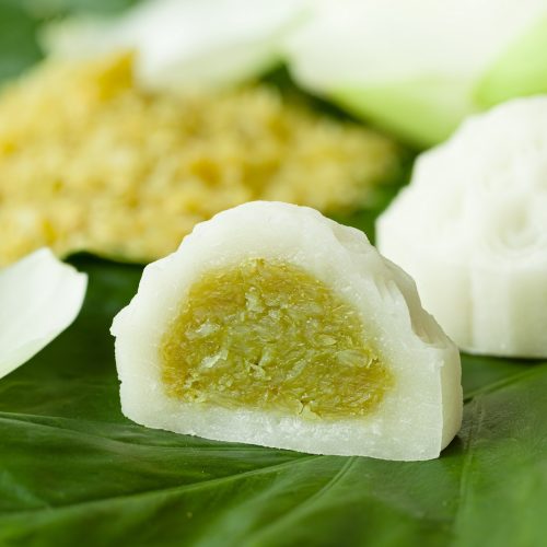 bánh trung thu dẻo nhân cốm dừa