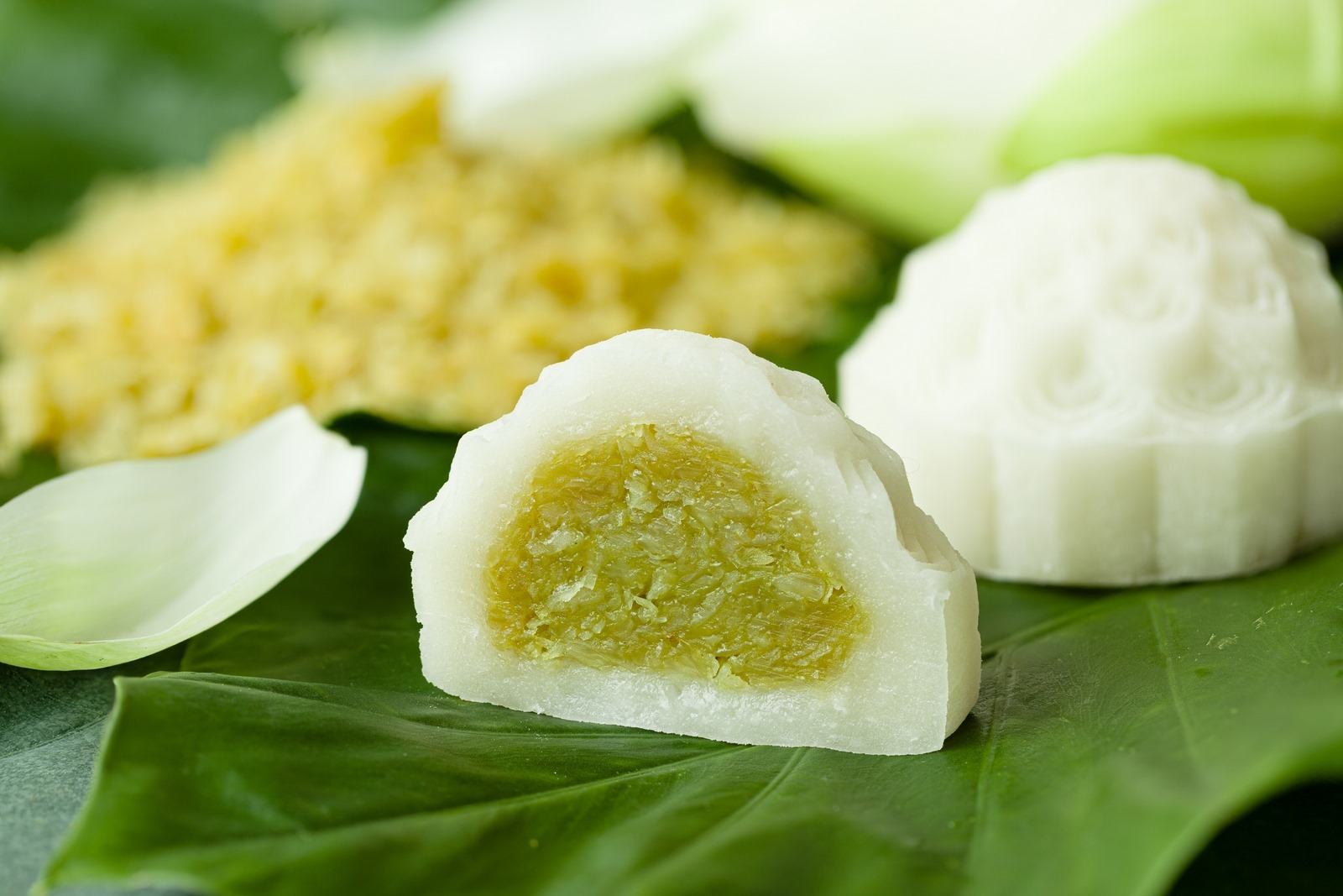 bánh trung thu dẻo nhân cốm dừa